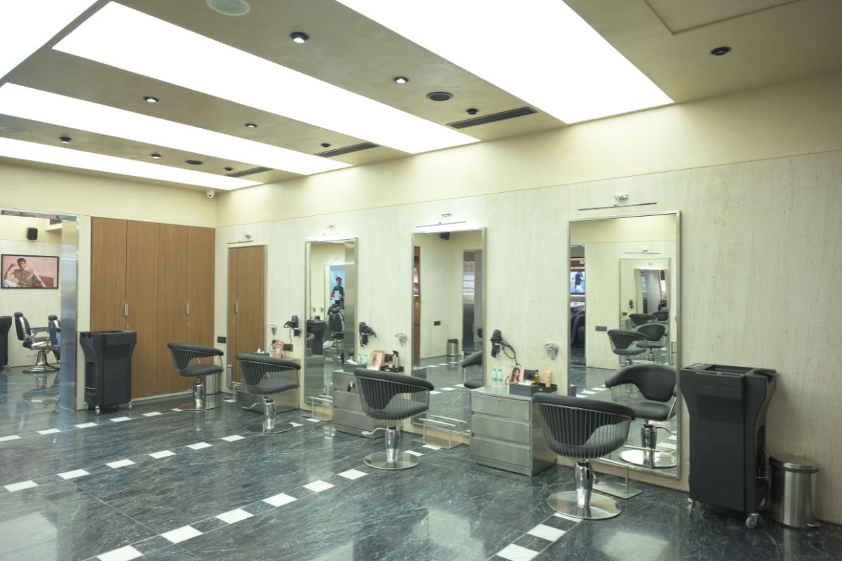 Haircut salon Sultanpur