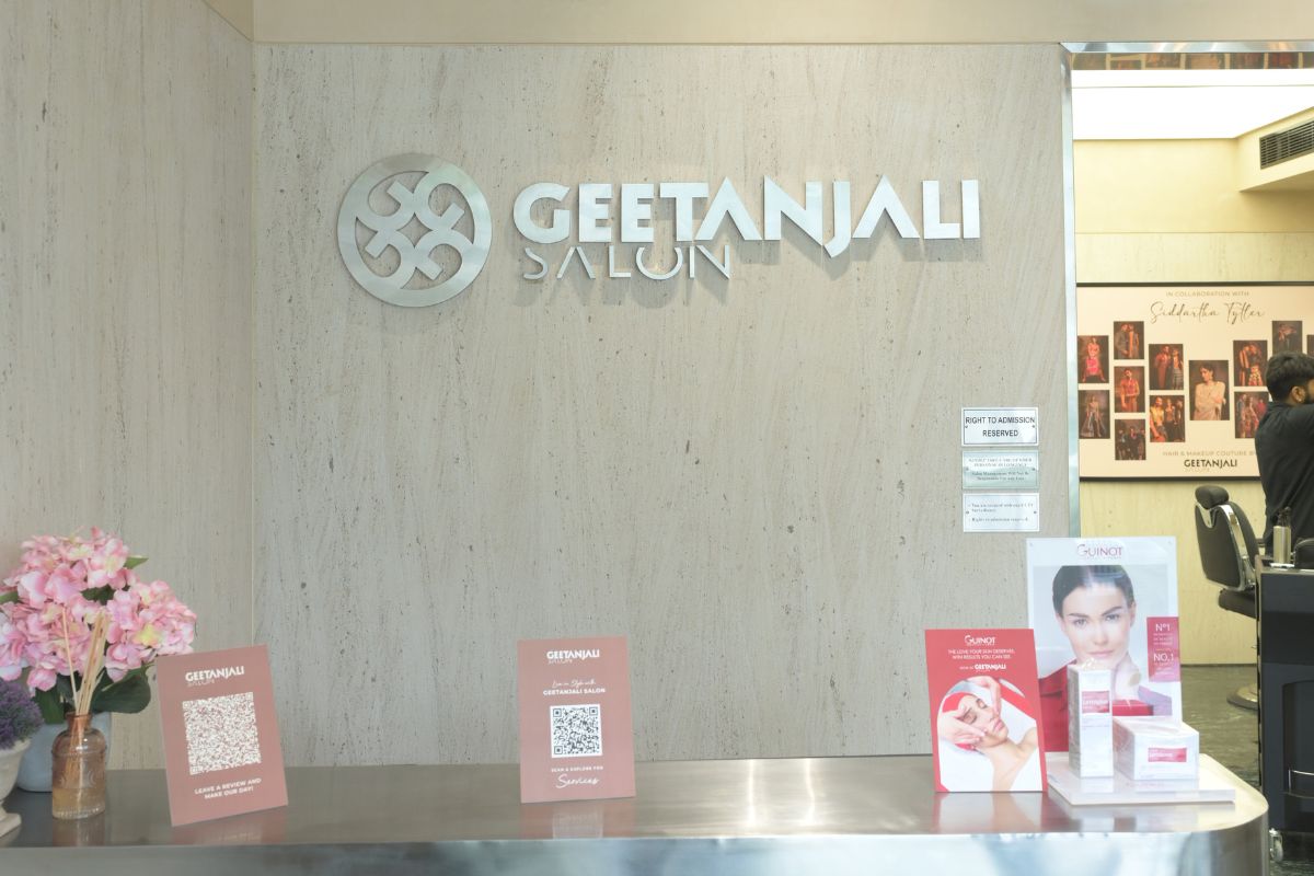 Makeup artist Sultanpur