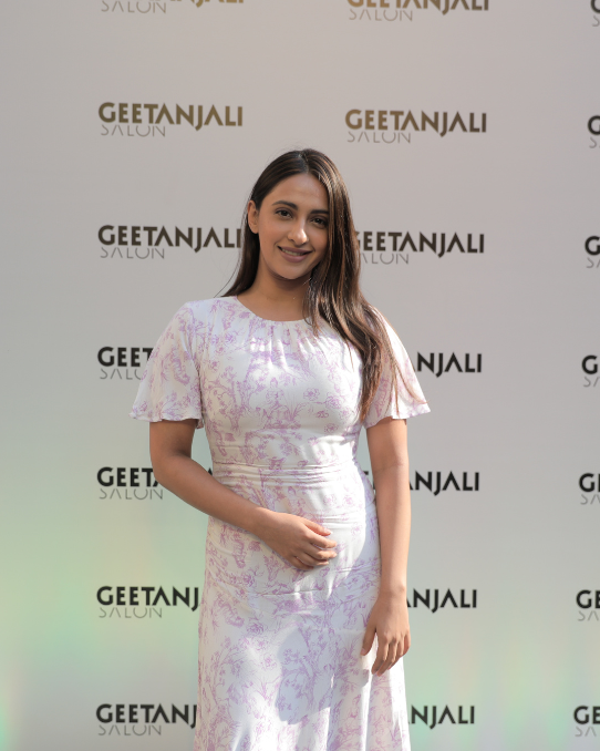 1989
First outlet in Green Park New Delhi